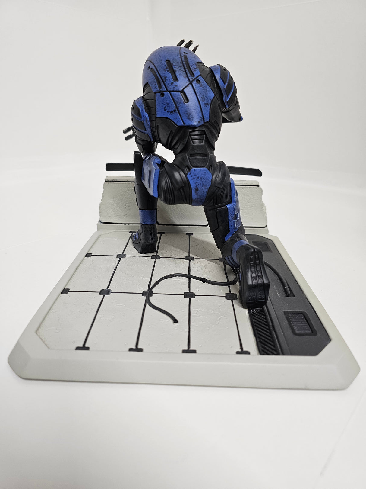 Mass Effect Garrus Statue