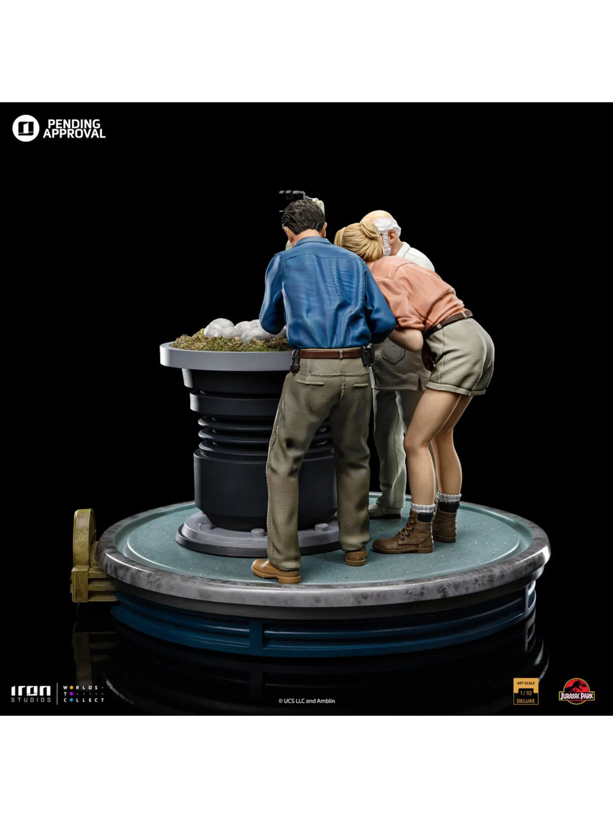 Jurassic Park Dino Hatching Deluxe 1/10 Scale Statue