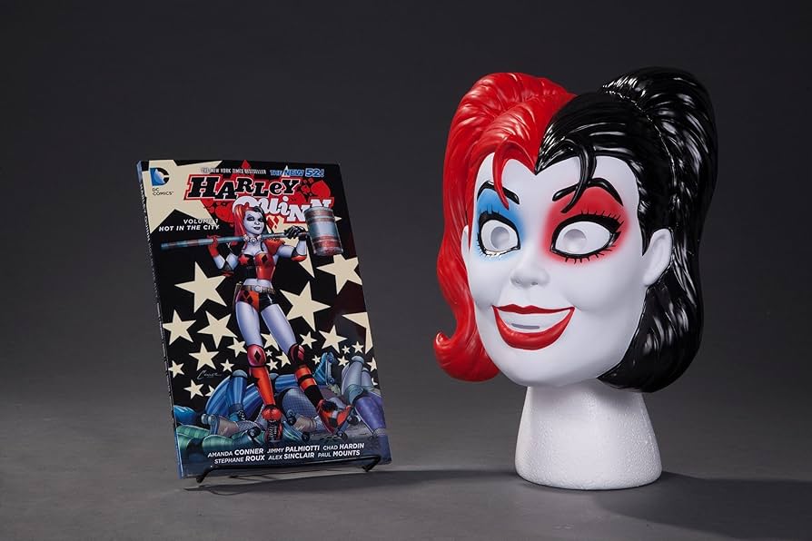 DC Comics Harley Quinn Comic Book and Mask Set Vol. 1 Hot in the City