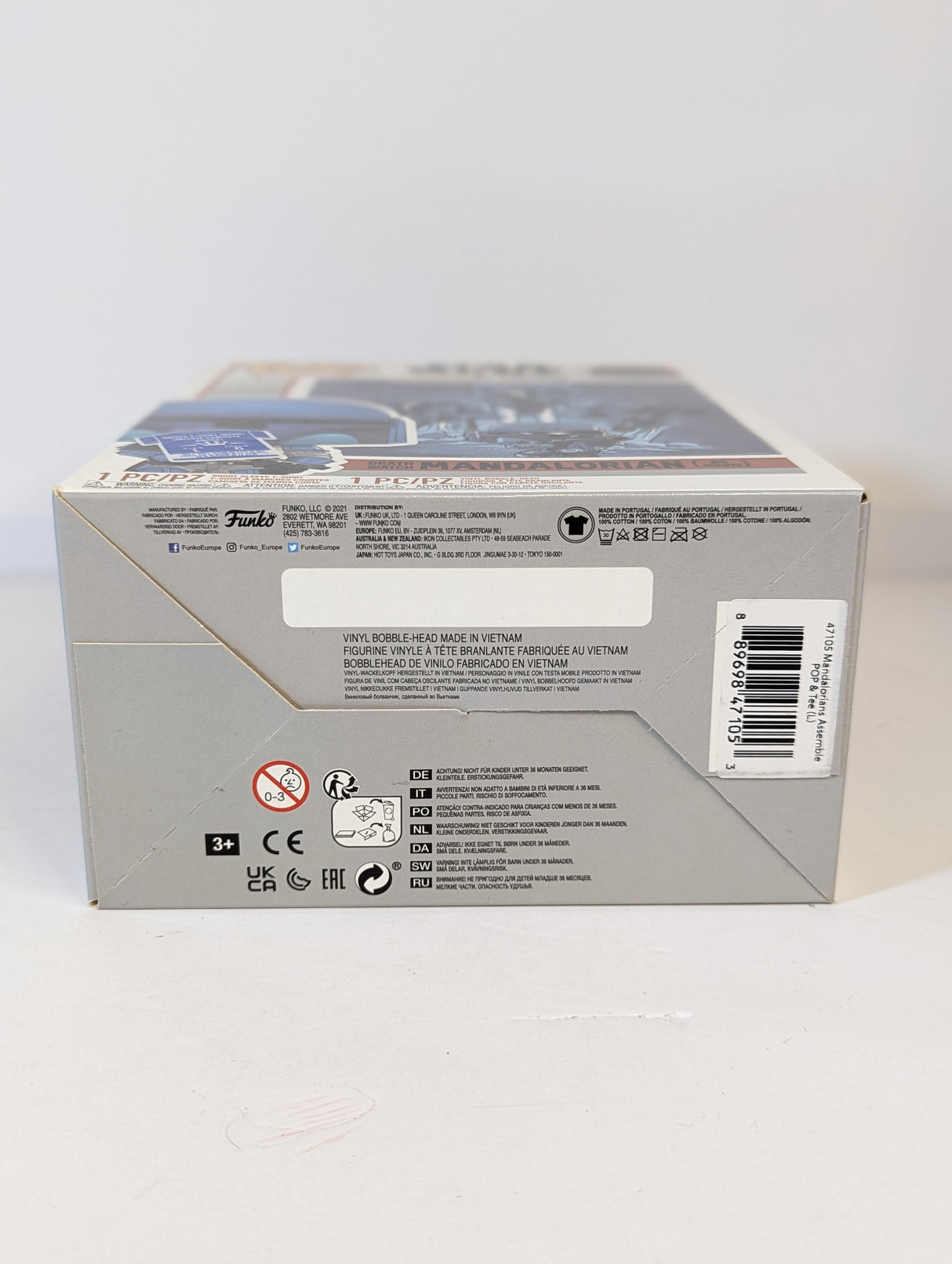 Star Wars The Mandalorian Death Watch Mandalorian (No Stripes) Funko Pop! Vinyl Figure & T-Shirt (Large) Set