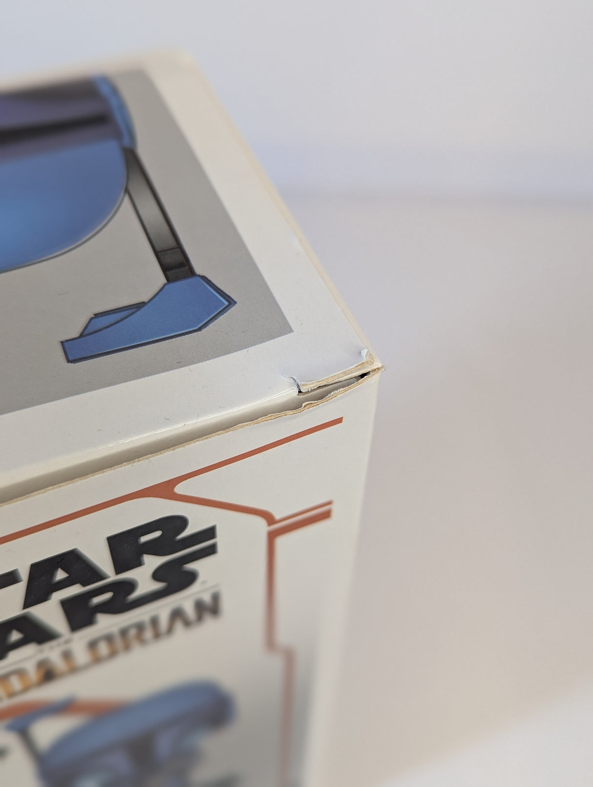 Star Wars The Mandalorian Death Watch Mandalorian (No Stripes) Funko Pop! Vinyl Figure & T-Shirt (Large) Set