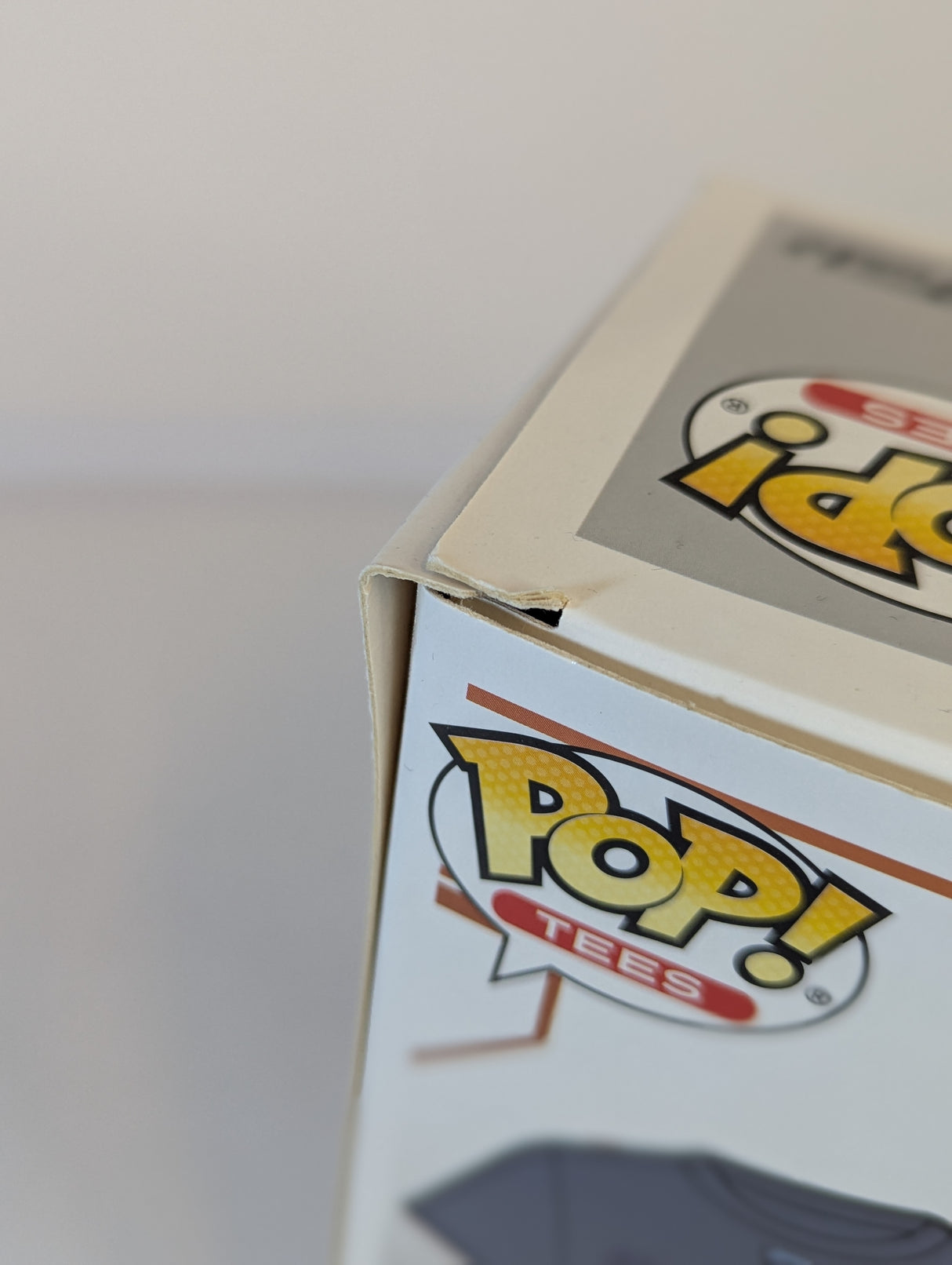 Star Wars The Mandalorian Death Watch Mandalorian (No Stripes) Funko Pop! Vinyl Figure & T-Shirt (Large) Set