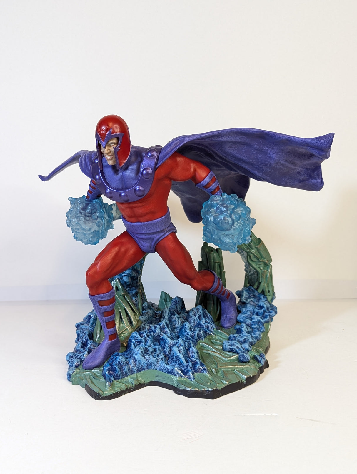 Marvel X-Men Magneto 10" Gallery PVC Diorama Statue