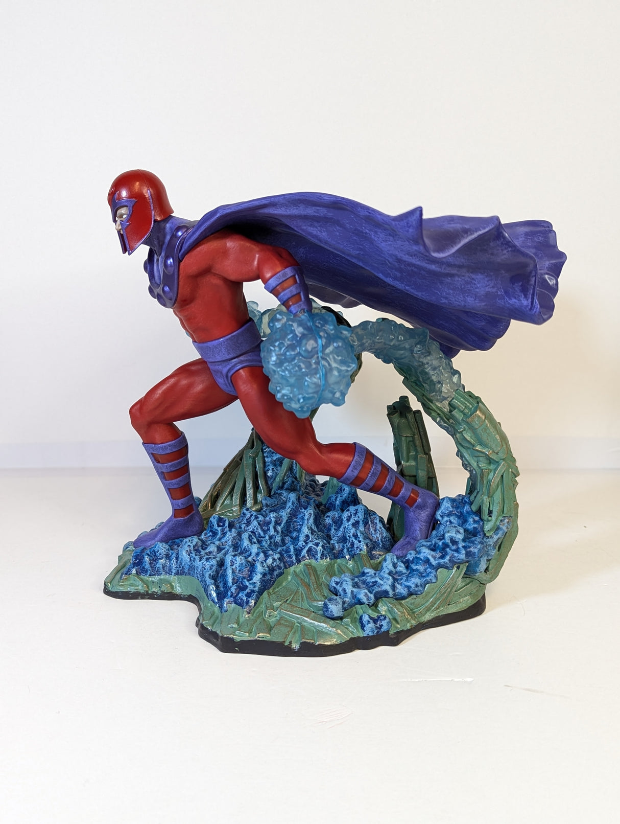 Marvel X-Men Magneto 10" Gallery PVC Diorama Statue