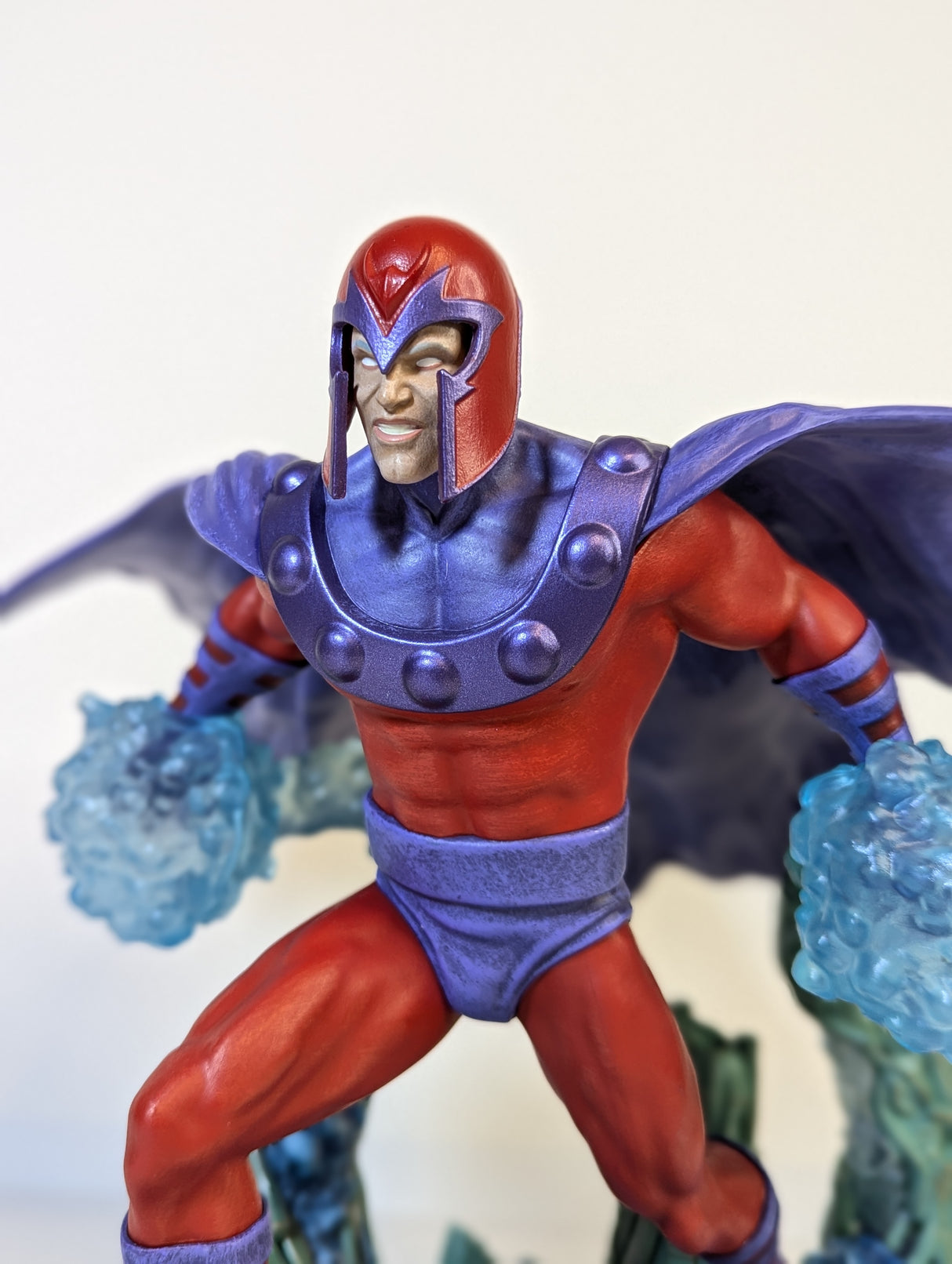 Marvel X-Men Magneto 10" Gallery PVC Diorama Statue