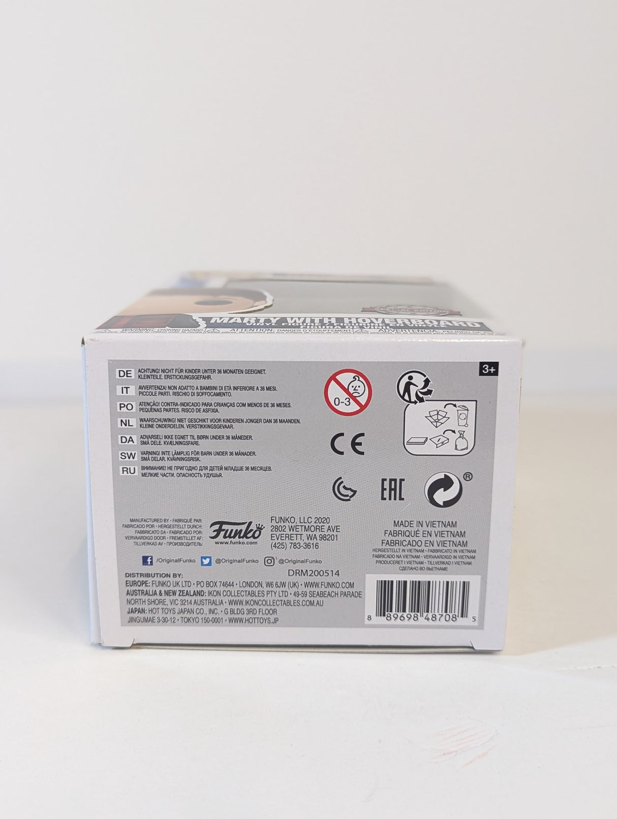 Back to the Future Marty McFly (With Hoverboard) Funko Pop! Vinyl Figure & T-Shirt (Large) Set