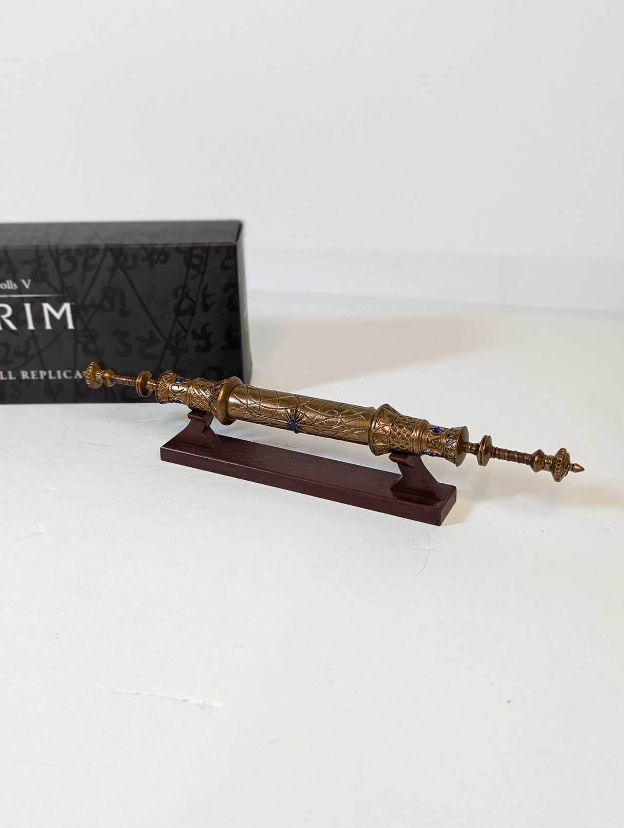 The Elder Scrolls V Skyrim Elder Scroll Replica (Loot Crate Exclusive)