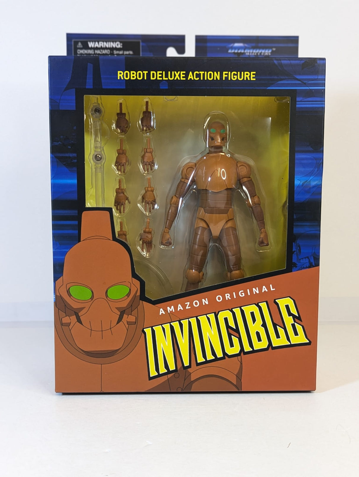 Invincible Robot 7" Deluxe Action Figure