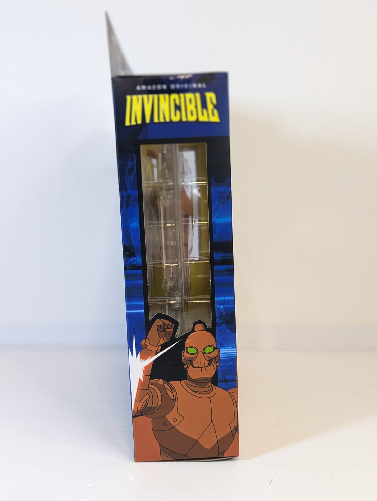 Invincible Robot 7" Deluxe Action Figure