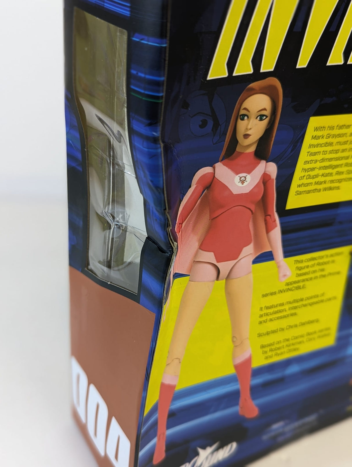 Invincible Robot 7" Deluxe Action Figure