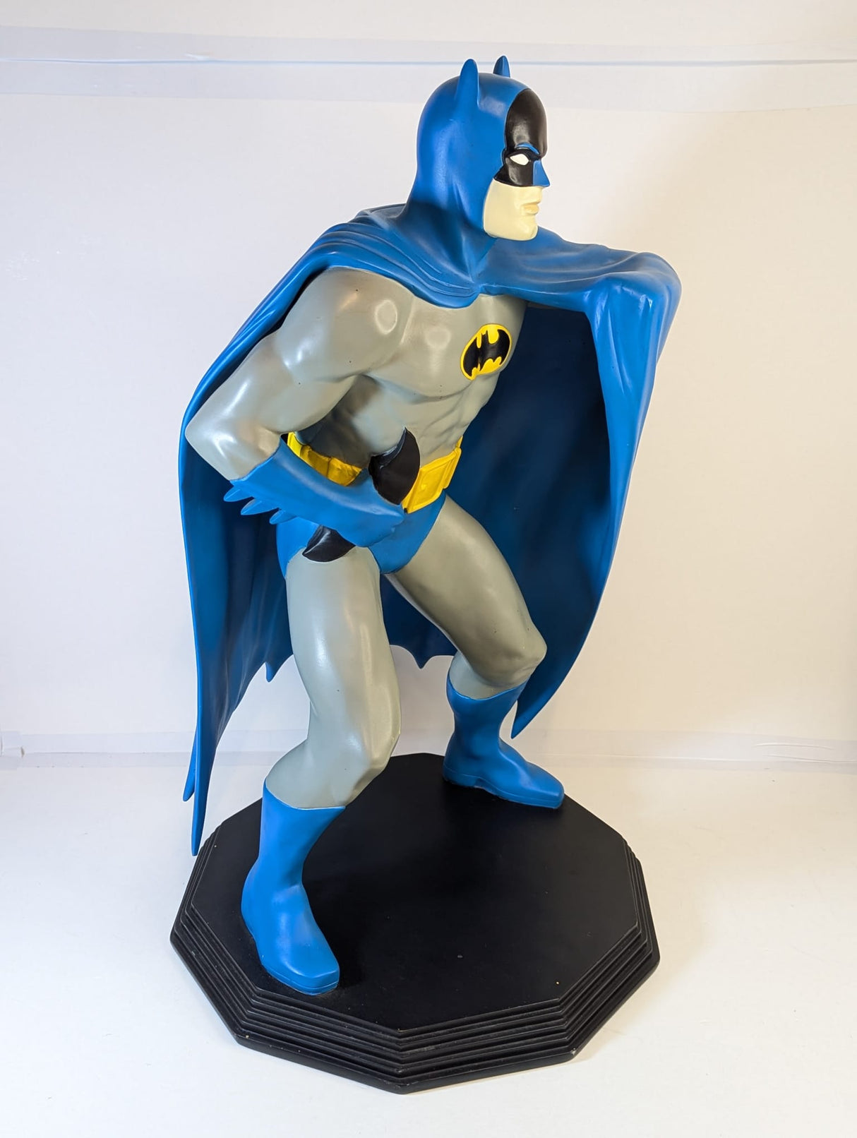 DC Comics Batman 1999 Warner Bros. Studio Store 24" Resin Statue