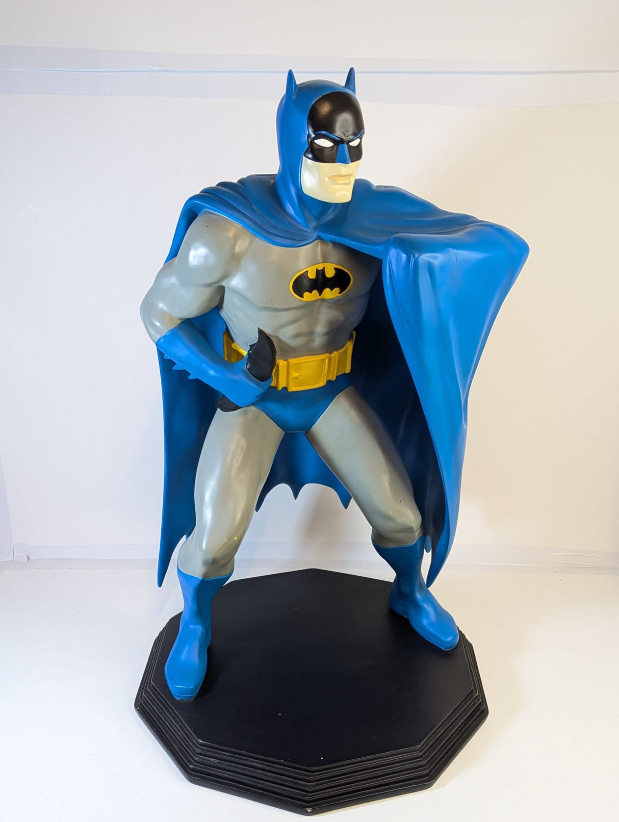 DC Comics Batman 1999 Warner Bros. Studio Store 24" Resin Statue