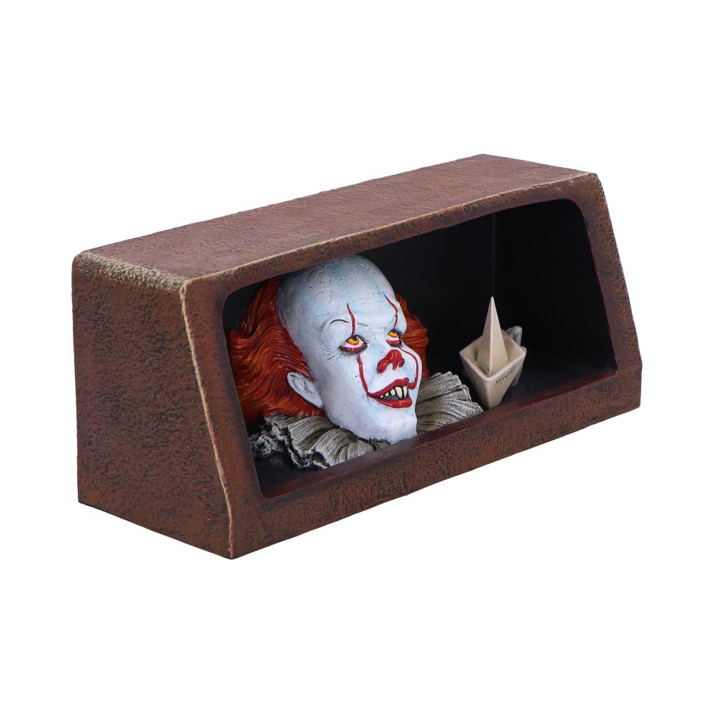 IT Pennywise the Clown Drain Light Up 20cm Sculpture