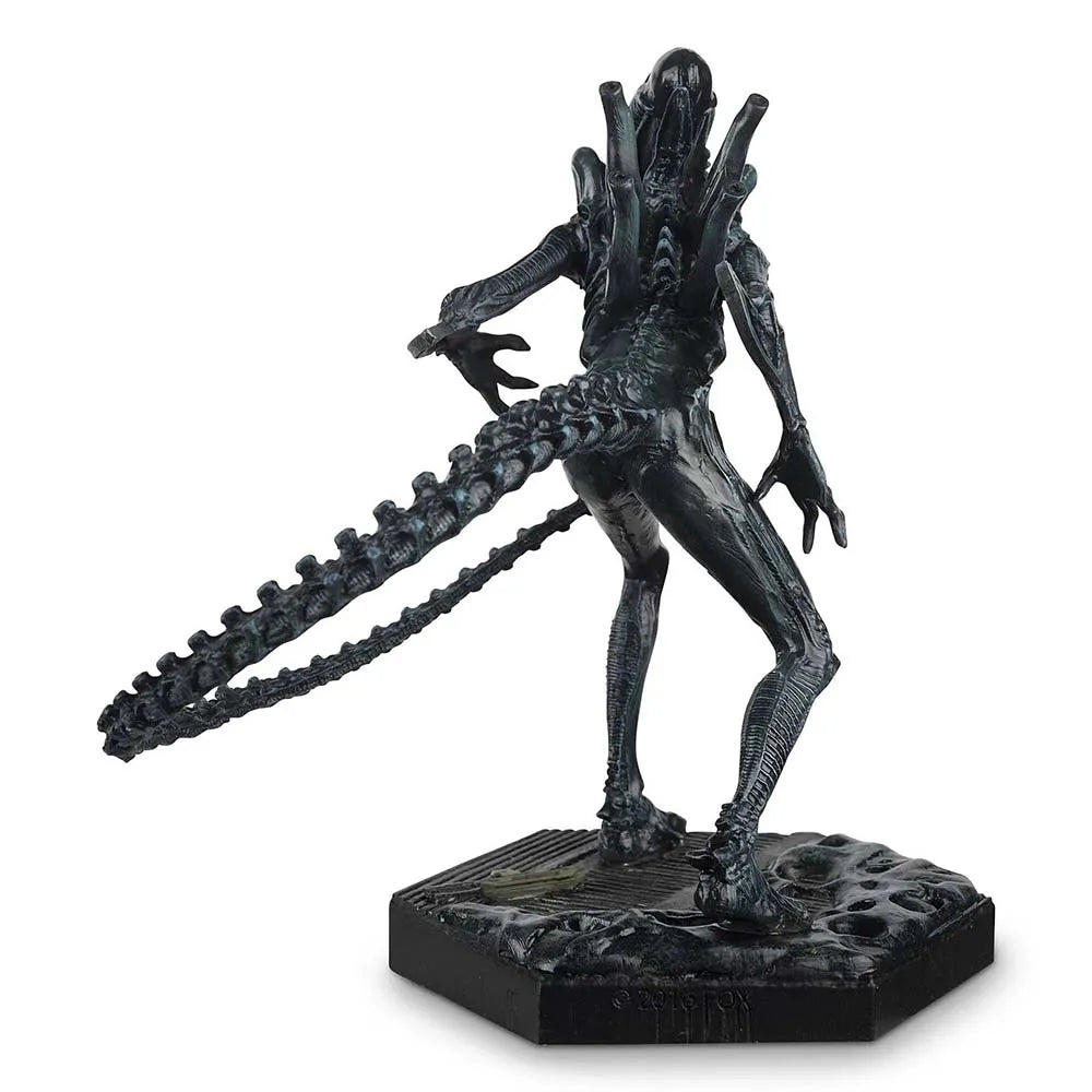 Aliens: Alien & Predator Xeno Warrior 1/16 Scale Figurine
