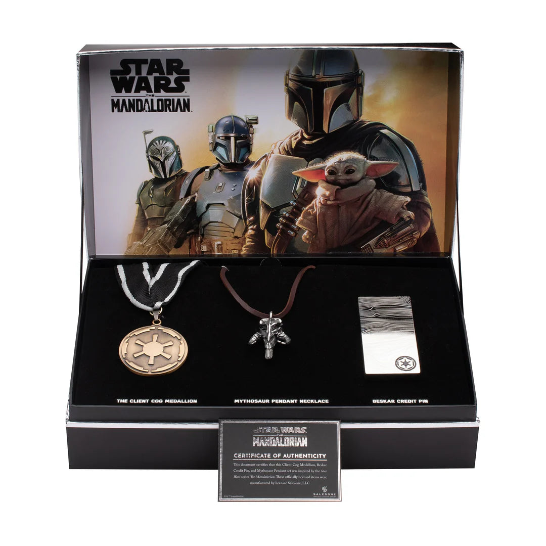 Star Wars The Mandalorian Premium Replica Gift Set