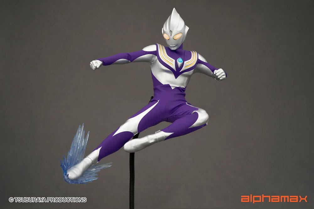 Ultraman Light-Up Tiga Sky Type 16 cm Action Figure