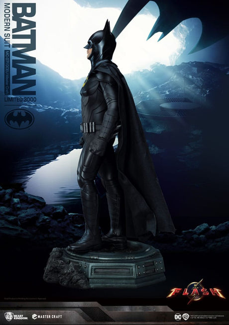Batman Modern Suit 42 cm Master Craft Statue