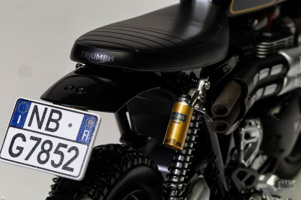 James Bond No Time To Die Triumph Scrambler 1200 1/12 Scale Diecast Model