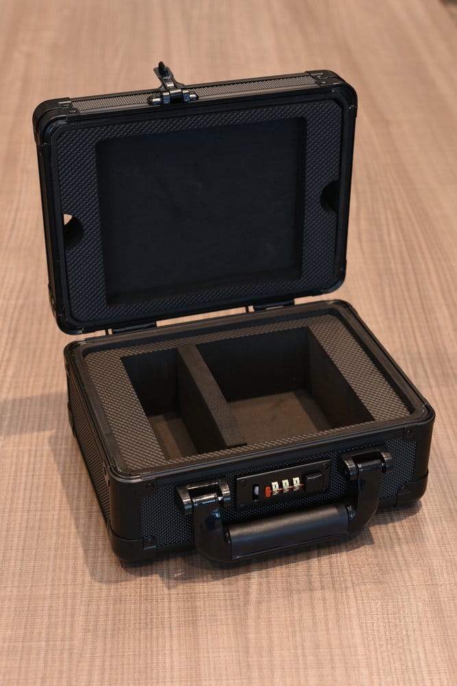 Evoretro Graded Card Display and Carry Case with Display Window Black