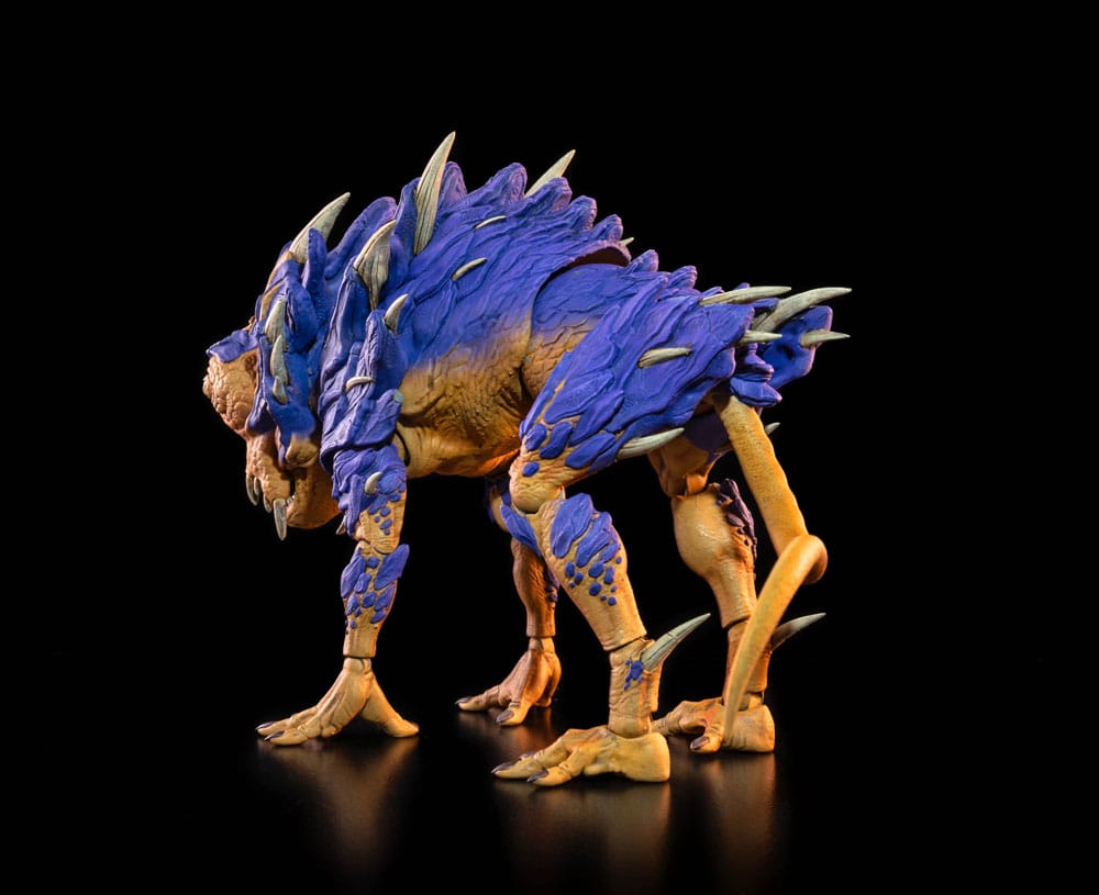 Cosmic Legions: OxKrewe Book One Thraxxon Lowland Scapeback (Deluxe Creature) Action figure