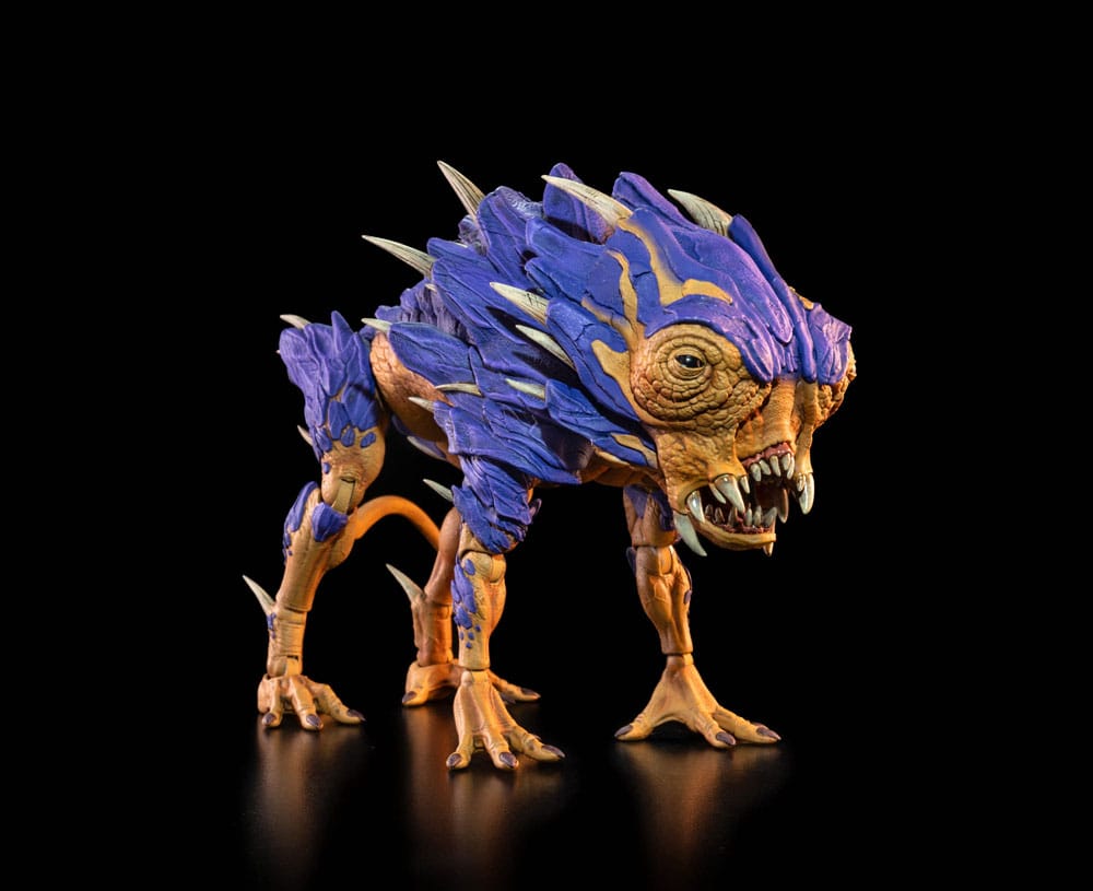 Cosmic Legions: OxKrewe Book One Thraxxon Lowland Scapeback (Deluxe Creature) Action figure