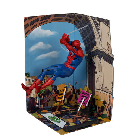 Marvel Spider-Man 1:10th Scale Collectible with Scene Gold Label (The Amazing Spider-Man #68)