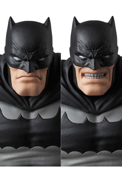 DC Comics The Dark Knight Returns Batman 16cm MAFEX Action Figure