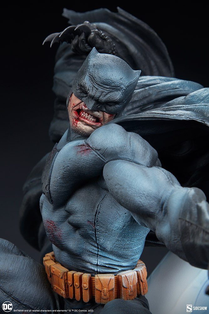 DC Comics Premium Format Statue Batman: The Dark Knight Returns 80 cm