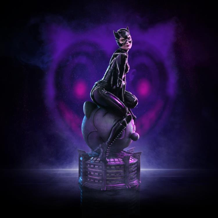 DC Comics Batman Returns Catwoman Legacy 1/4 Scale Statue