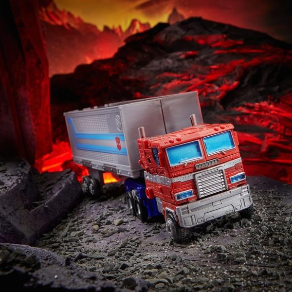 TRANSFORMERS WAR FOR CYBERTRON KINGDOM LEADER OPTIMUS PRIME