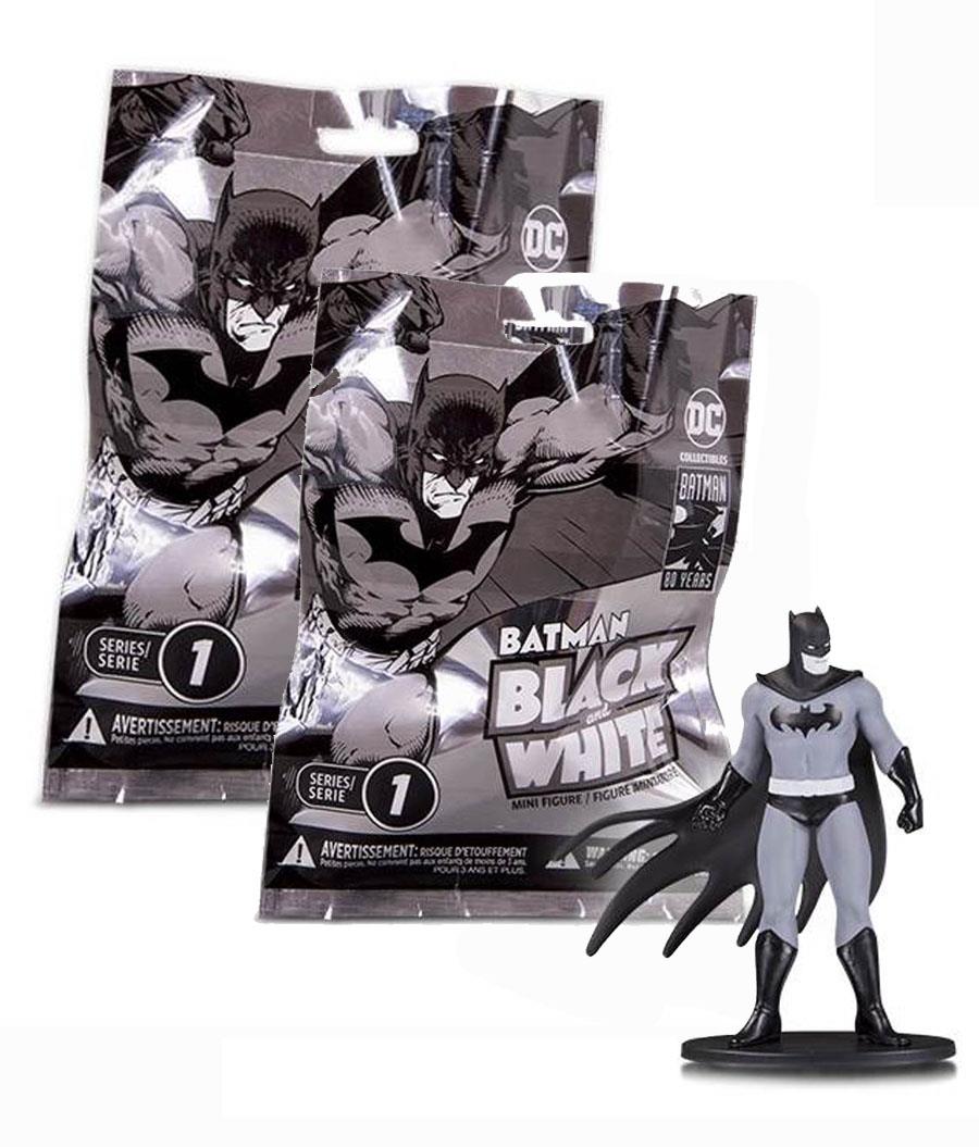 DC Comics 2 x DC Collectibles Batman: Black and White Mini figure blind bag Series 1