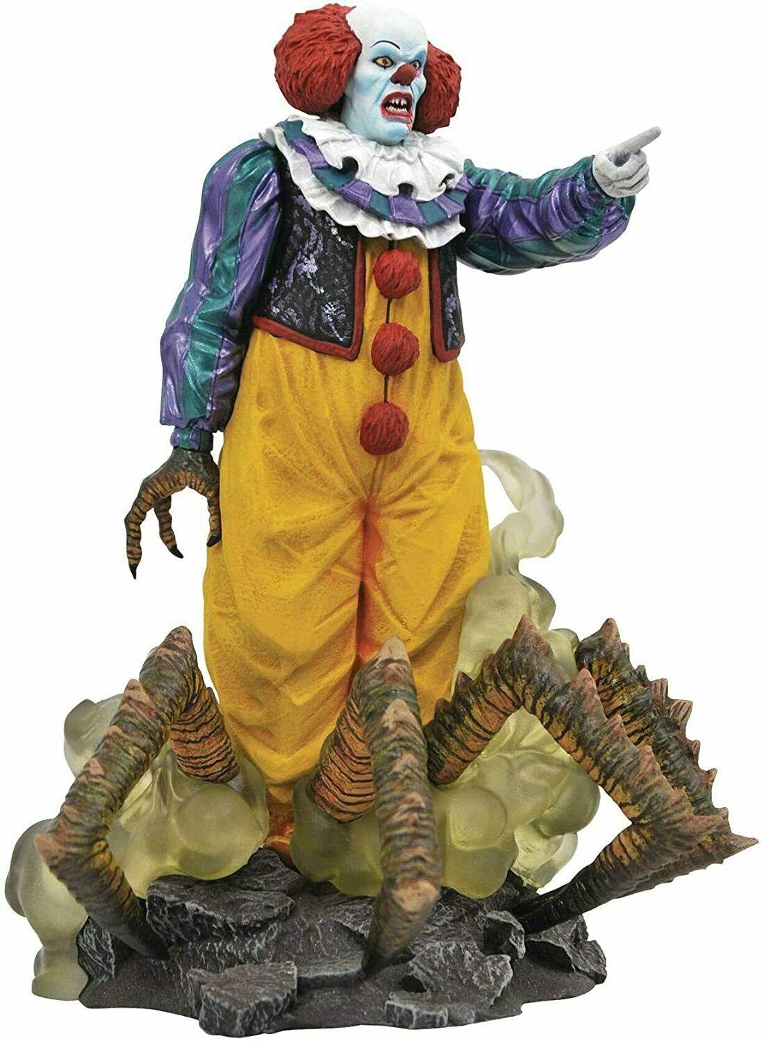 Diamond Select Toys Gallery IT 1990 Pennywise PVC Statue