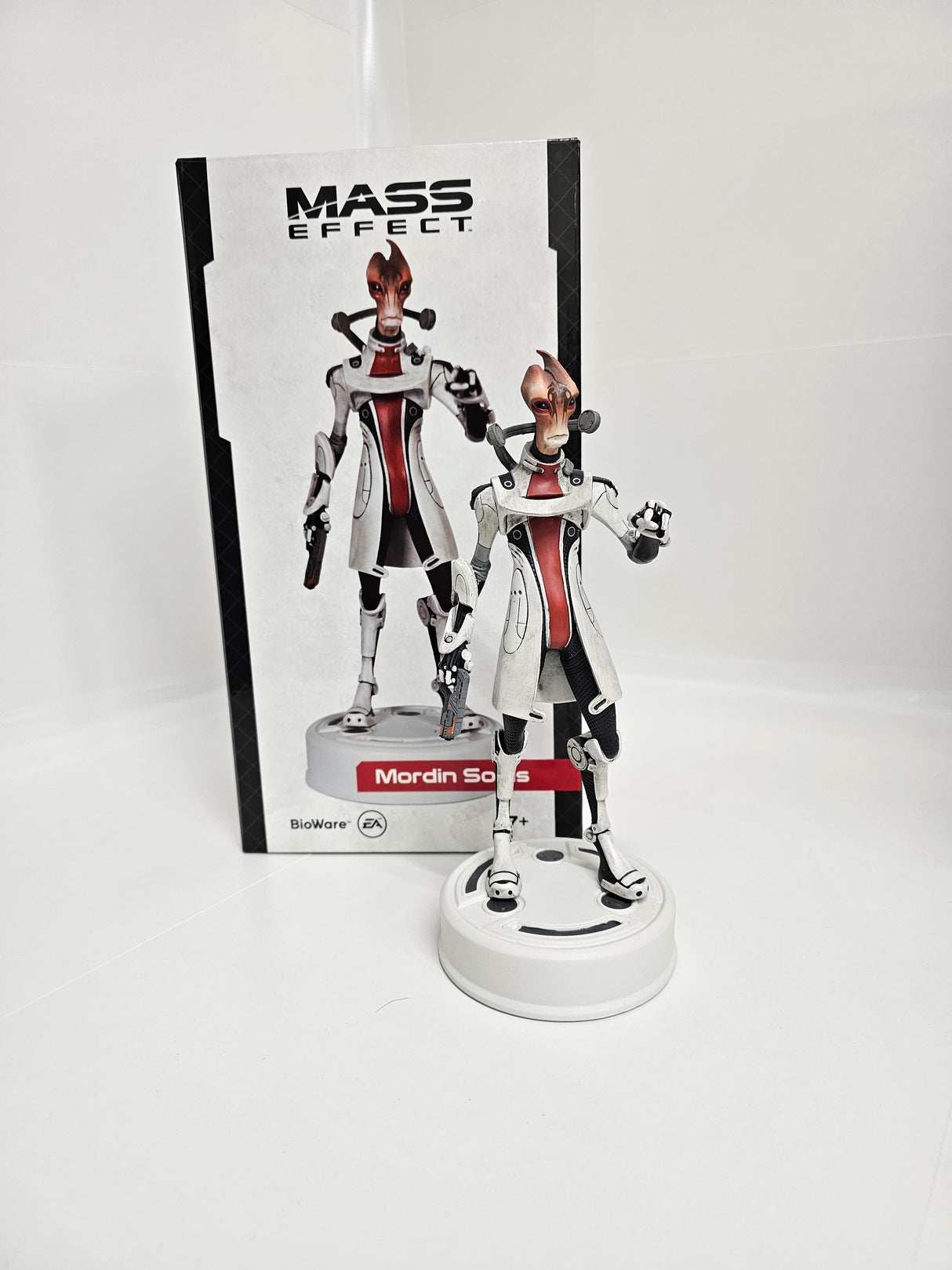 Mass Effect Mordin Solus 8" Polyresin Statue