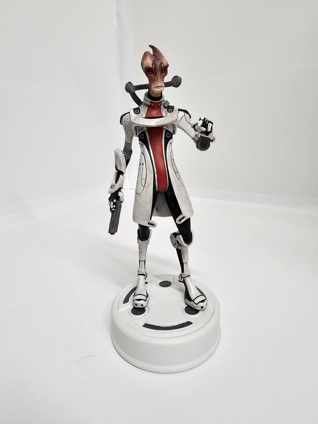 Mass Effect Mordin Solus 8" Polyresin Statue