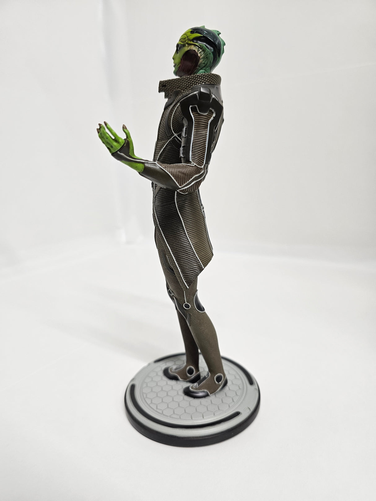 Mass Effect Thane Krios Statue