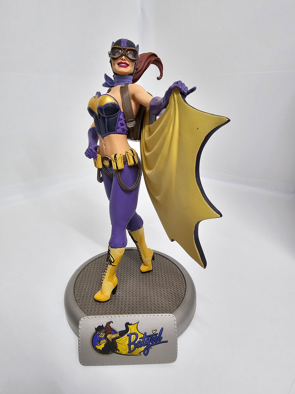 DC Comics Batgirl Bombshells Statue