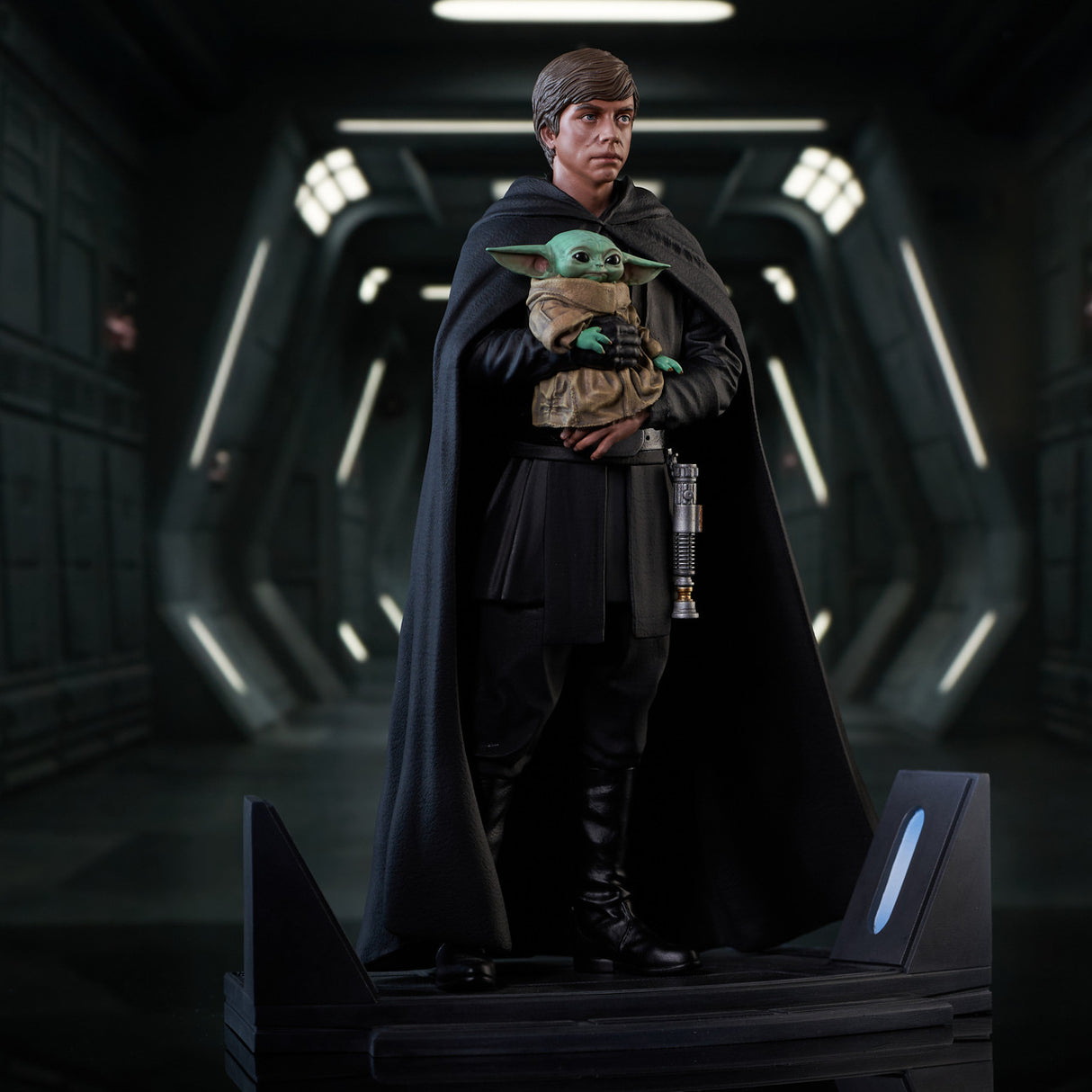 Star Wars Premier Collection Mandalorian Luke & Grogu Statue