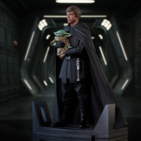 Star Wars Premier Collection Mandalorian Luke & Grogu Statue