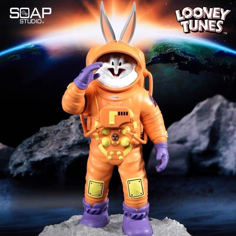Looney Tunes Bugs Bunny Astronaut Statue