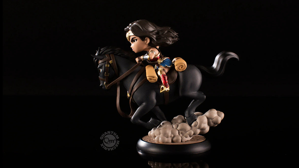 DC Comics Wonder Woman 5 Inch QMX Q-Fig Max Diorama
