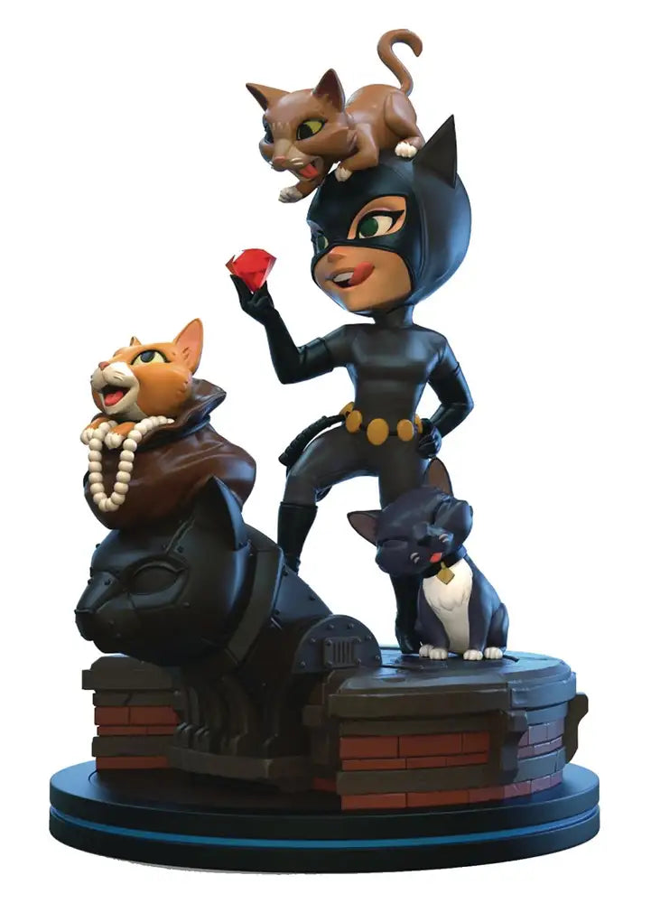 DC Comics Catwoman Q-Fig 5 Inch Statue
