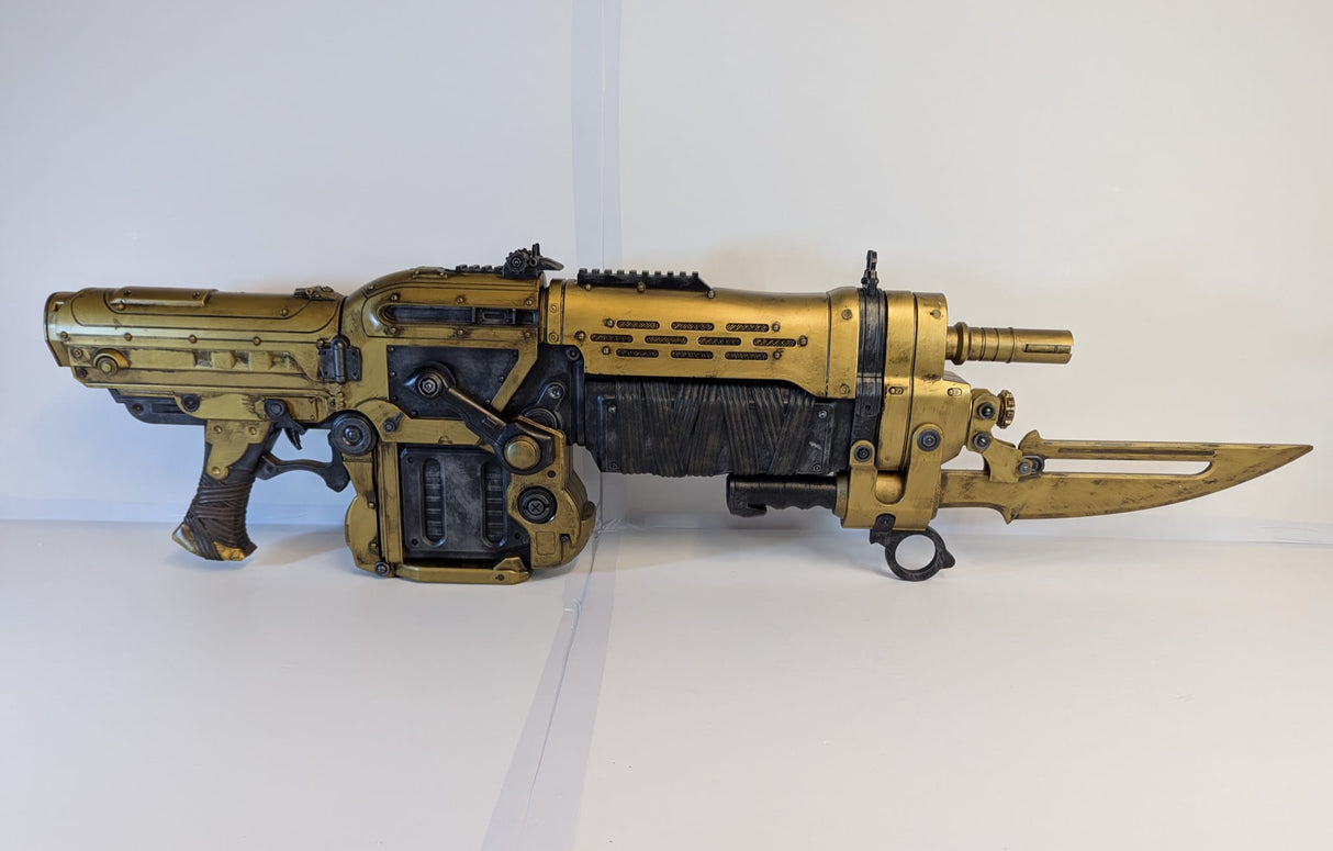 Gears of War 3 - Retro Lancer (Gold Version) 36" 1:1 Full Size Replica by NECA