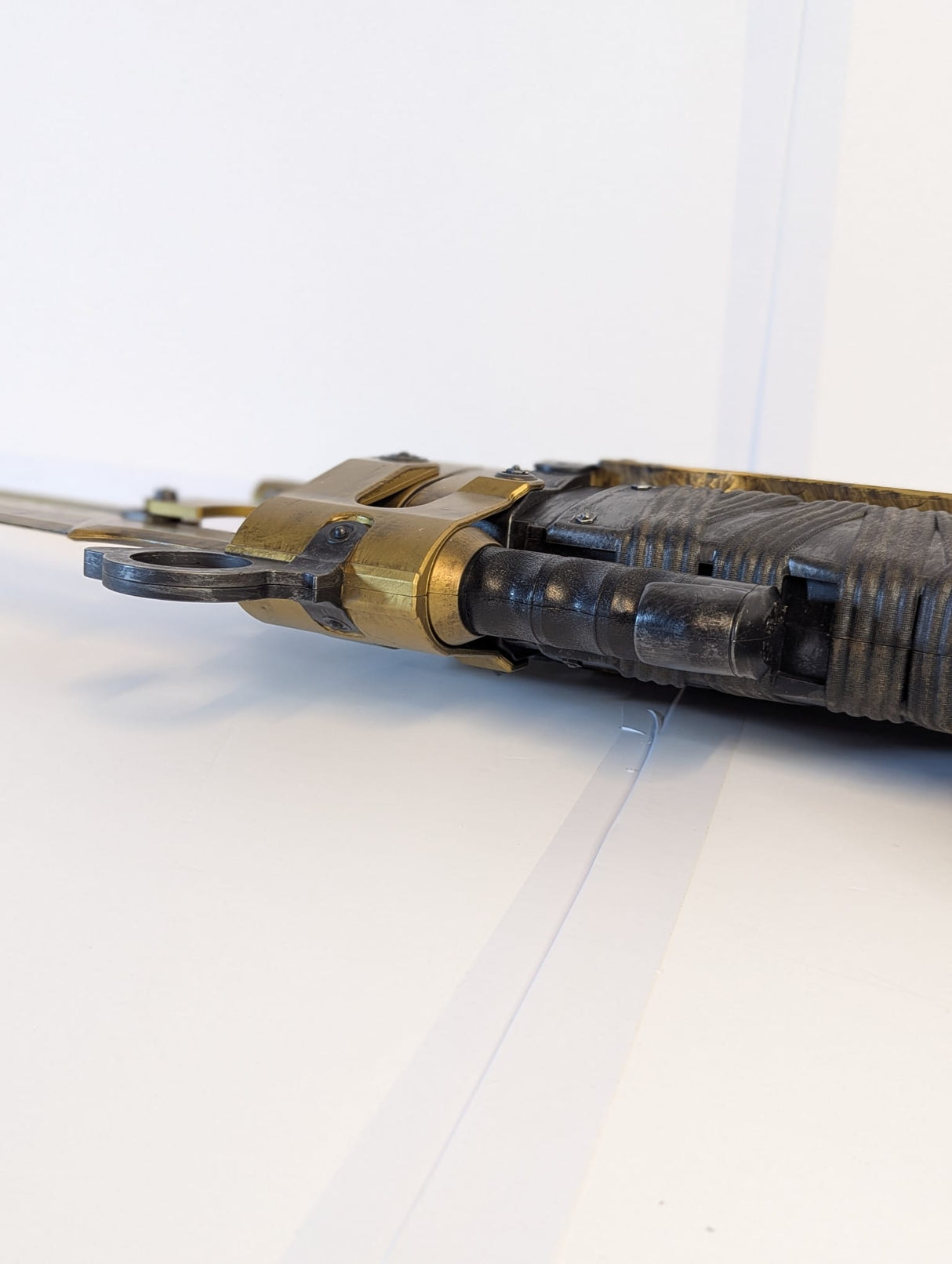 Gears of War 3 - Retro Lancer (Gold Version) 36" 1:1 Full Size Replica by NECA