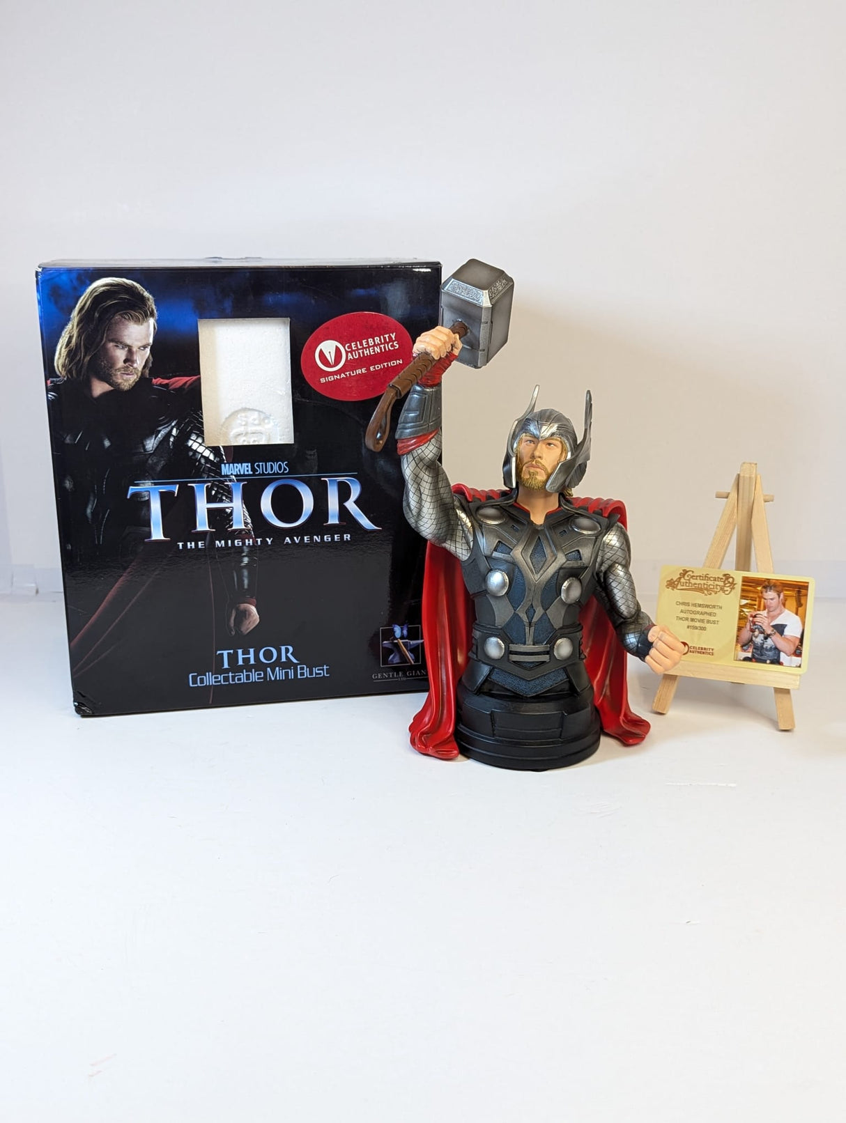 Marvel Thor (2011) Gentle Giant Bust Signed by Chris Hemsworth