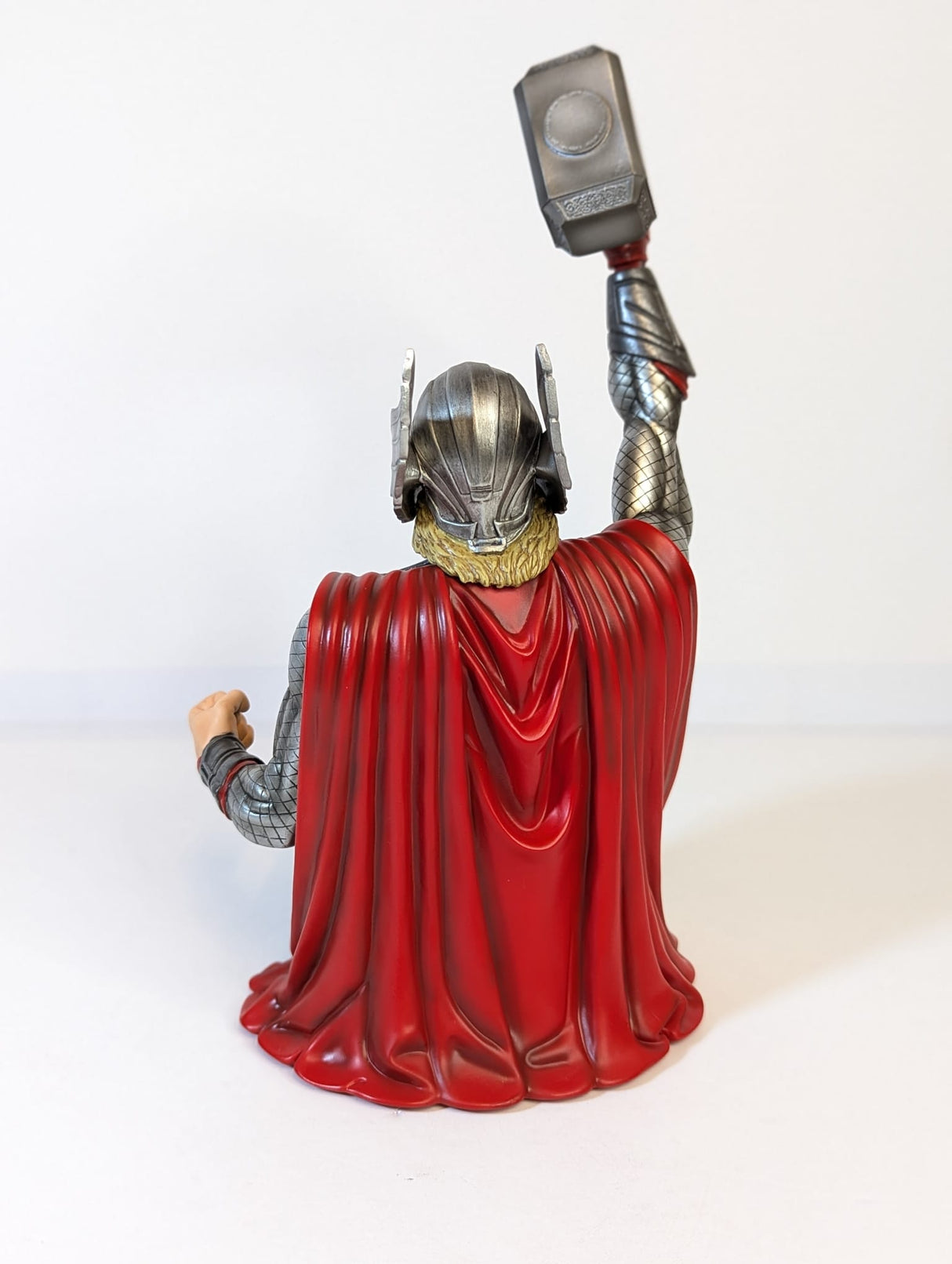 Marvel Thor (2011) Gentle Giant Bust Signed by Chris Hemsworth