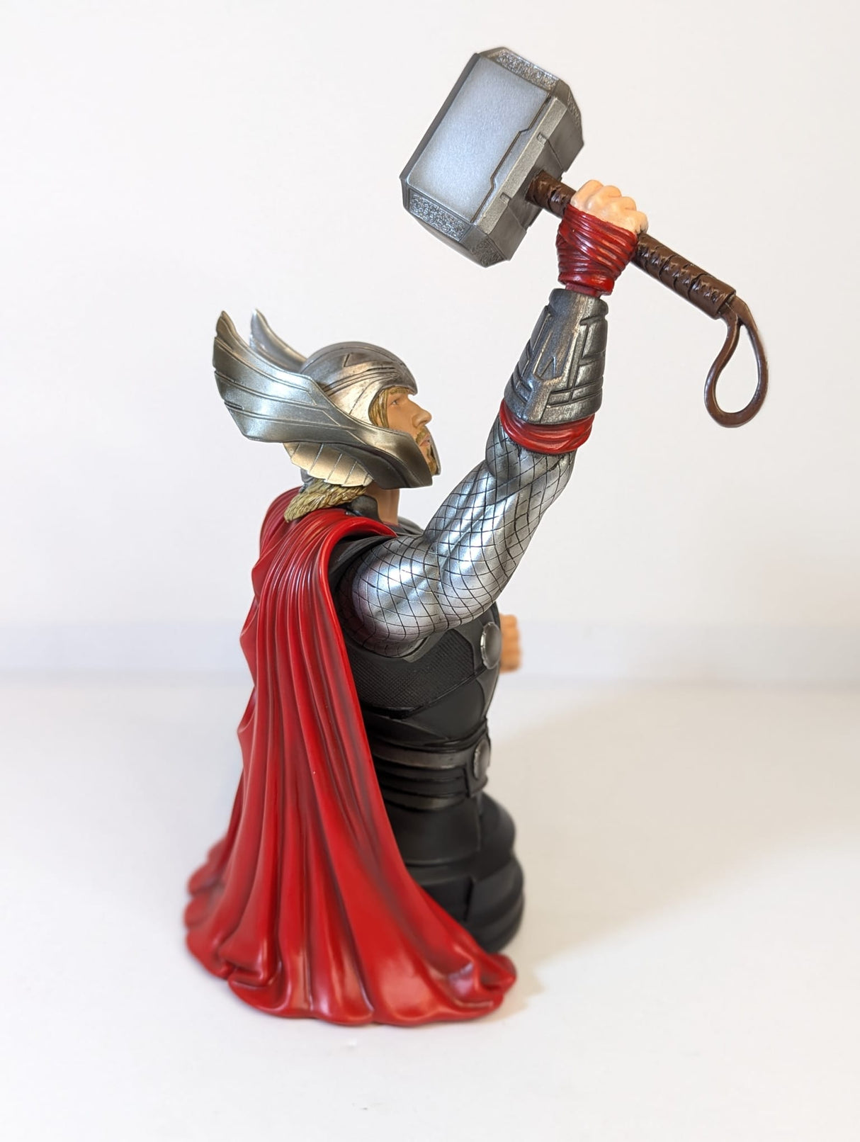Marvel Thor (2011) Gentle Giant Bust Signed by Chris Hemsworth