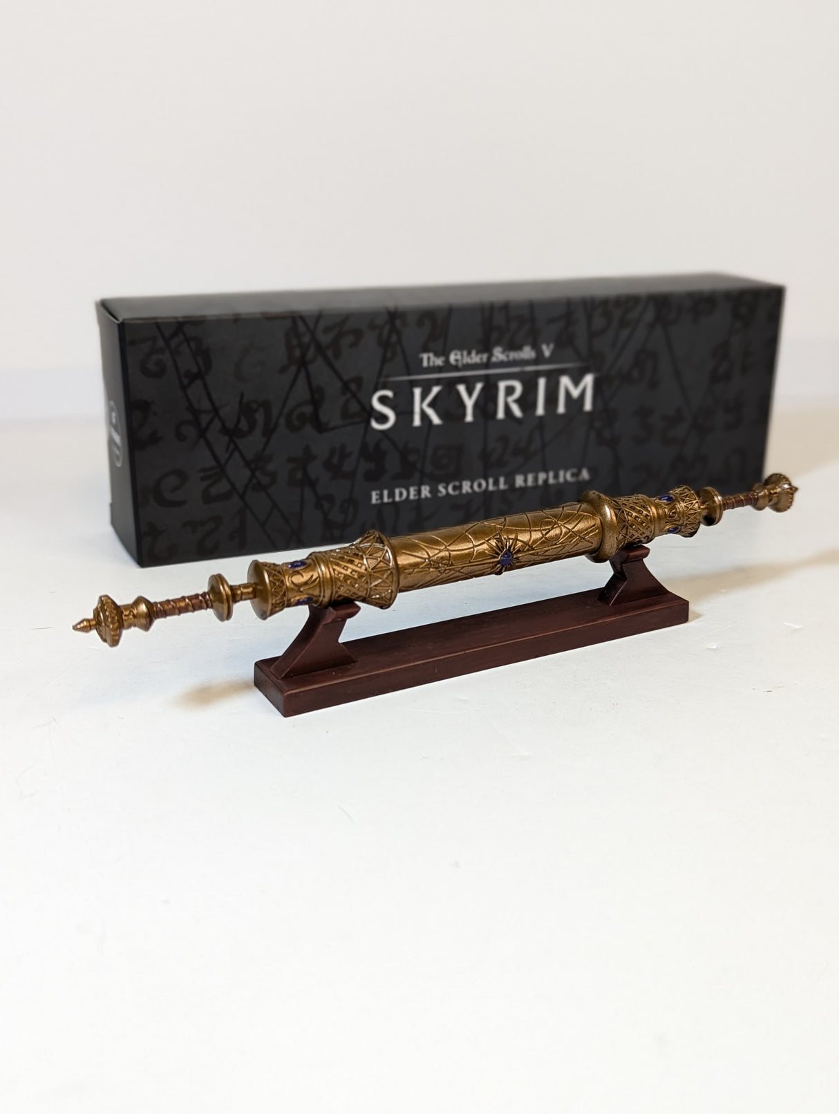 The Elder Scrolls V Skyrim Elder Scroll Replica (Loot Crate Exclusive)