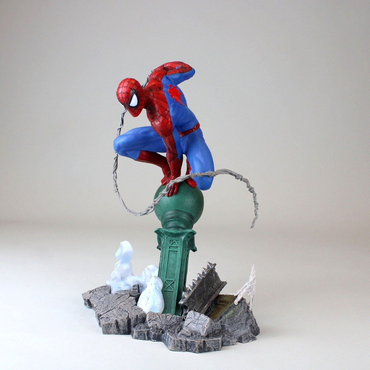 Marvel Gallery: Spider-Man: 10 Inch PVC Diorama Statue