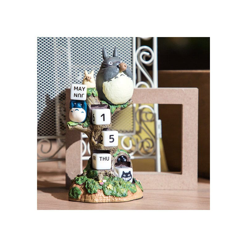 My Neighbor Totoro Statue Three-wheeler Diorama / Calendar 11 cm *English Version*