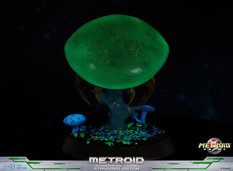 Metroid Prime PVC Figure Metroid (Standard) (Glow in the Dark) 21 cm